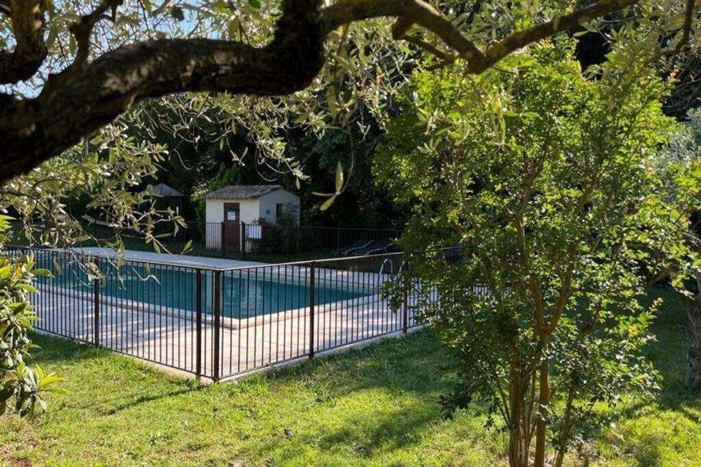Holiday home En Drome Provencale Mazet De Charme Avec Piscine